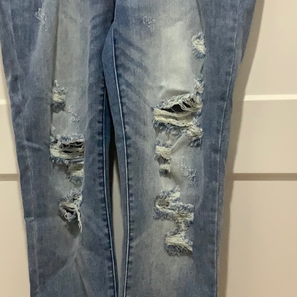 NWT Judy Blue destroyed jeans - Skinny Fit - Picture 2 of 6